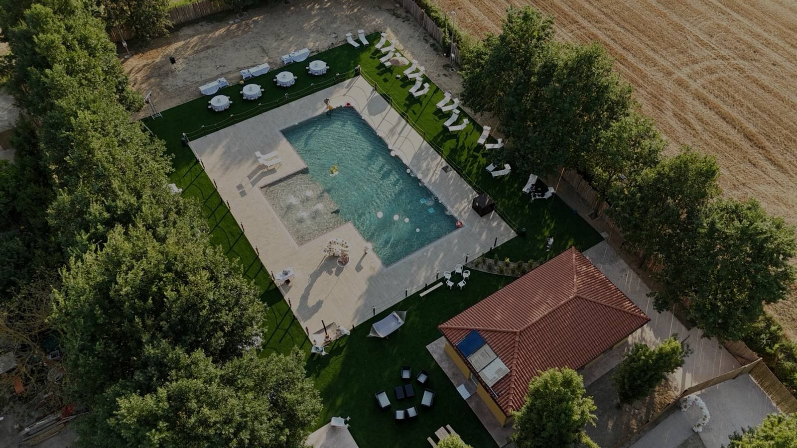 Veduta aerea della piscina